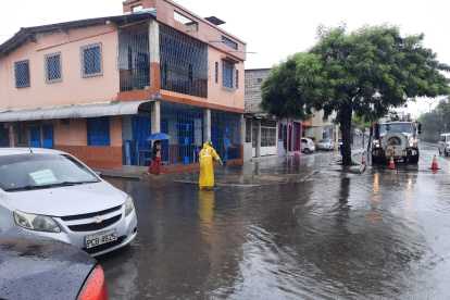 En la Cooperativa Proletario Sin Tierra, avenida Abdón Calderón, así lucían las calles