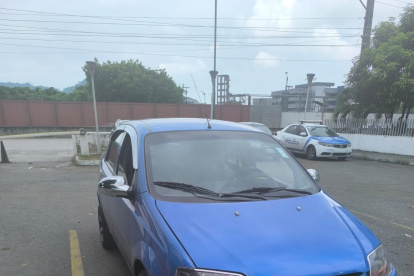 Evidencia. El automóvil es uno de los indicios.