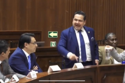 Captura de video del tenso momento en el que Muentes le gritó a Villavicencio