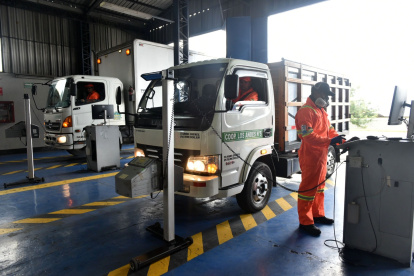 En Guamaní funciona uno de los dos centros de revisión vehicular para automotores pesados y livianos. El otro está ubicado en Carapungo.