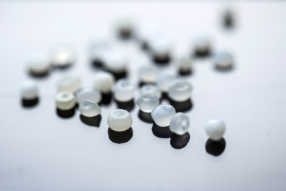 Vista detallada de plásticos y microplástico,