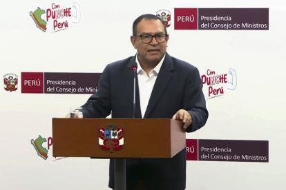 Captura de vídeo que muestra al primer ministro de Perú, Alberto Otárola, quien renunció este martes al cargo.