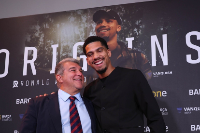 Joan Laporta mostró su confianza ante el defensor uruguayo Ronald Araujo