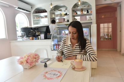 Arte. Daniela Guevara compartirá en Canelé conocimientos y experiencias, bajo el lema amar te sana.