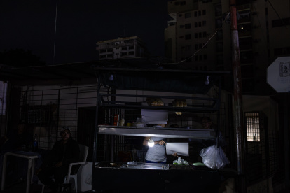 Los cortes afectan el diario vivir de esta nación.