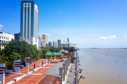 Guayaquil es una de las ciudades donde rige el toque de queda.