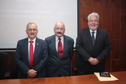 Miguel Palacios junto a Walter Mera y. Pablo Martínez.