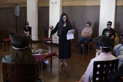 El encuentro se da en el Teatro Nacional Sucre de Quito a propósito del mes de la mujer.