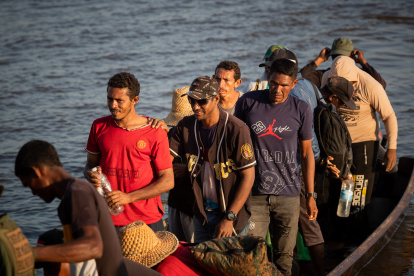 Imagen referencial de personas siendo expulsadas de esta mina.