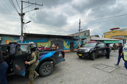 Presencia de militares en un centro nocturno de Guayaquil.