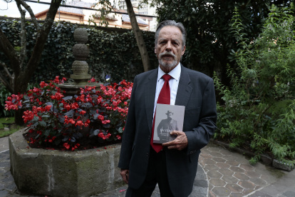 Rafael Arroyo Alcívar es un ingeniero civil y empresario quiteño aficionado a la historia, especialmente a la historia del Ecuador.