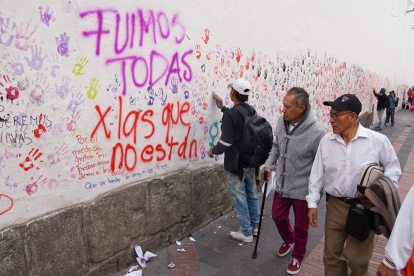 Uno de las paredes grafiteadas fue la de la iglesia de la Compañía de Jesús.