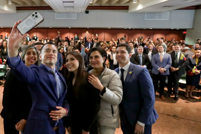 Figura. El presidente Daniel Noboa en un encuentro con la comunidad ecuatoriana en New Jersey.