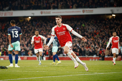 London (United Kingdom), 09/03/2024.- Kai Havertz of Arsenal celebrates scoring the 2-1 goal during the English Premier League match between Arsenal FC and Brentford FC in London, Britain, 09 March 2024. (Reino Unido, Londres) EFE/EPA/DAVID CLIFF EDITORIAL USE ONLY. No use with unauthorized audio, video, data, fixture lists, club/league logos, "live" services or NFTs. Online in-match use limited to 120 images, no video emulation. No use in betting, games or single club/league/player publications.