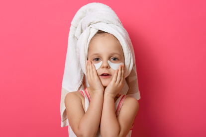 Cuidado con lo que consumen sus niñas en redes