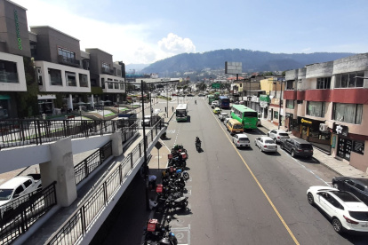 Referencia. La calle Francisco de Orellana se ha consolidado como un punto donde se encuentran decenas de negocios.