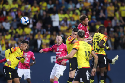 Barcelona recibe 3 goles de Independiente del Valle en las 3 únicas oportunidades que tuvo