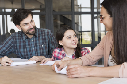 La conversación debe ser abierta para que la niña sienta confianza.