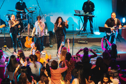 El evento fue animado por la agrupación Red Case y Gabriela Vega como vocalista.