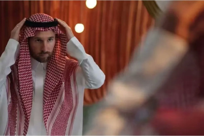 El futbolista argentino Lionel Messi es la imagen de una marca importante de vestimenta típica árabe