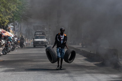 Haití vive una ola de violencia y caos que forzó la renuncia del primer ministro, Ariel Henry.