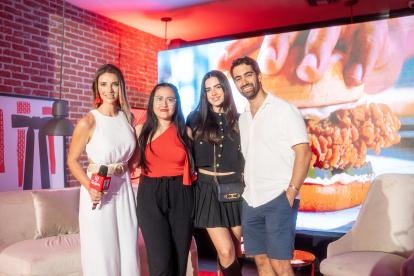 Natali Masinari, Astrid Vera, vocera de KFC, junto a Sol Vargas y Jamil Faour.