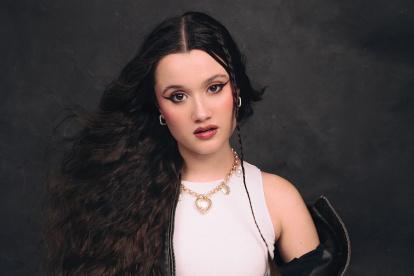 Joaquina tiene 19 años.