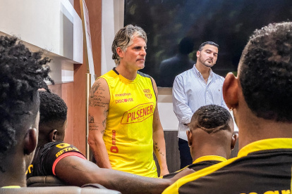 El técnico uruguayo Diego López fue renovado en Barcelona, pese que aún no se define la presidencia de Antonio Álvarez