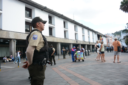 Quito es una de las ciudades donde rige el toque de queda.