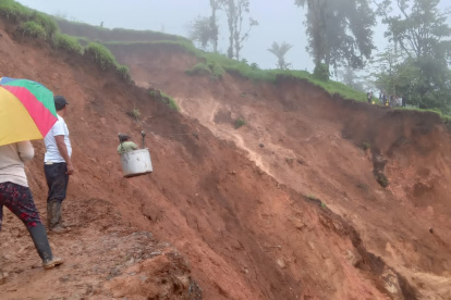 Bolívar. Una persona ‘viaja’ en una olla, en Echeandía.