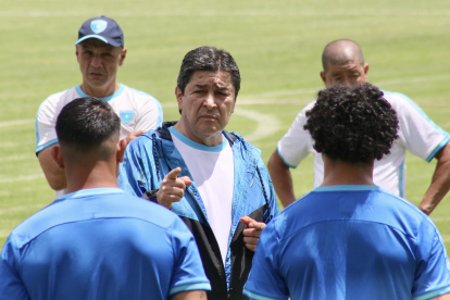 El mexicano Luis Fernando Tena dirige la selección guatemalteca que piensa también en las eliminatorias mundialistas con el antecedente de buenas presentaciones en los torneos Concacaf del año pasado.