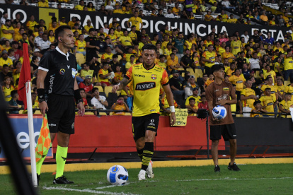 El ofensivo Joao Rojas ya tuvo minutos en Barcelona.