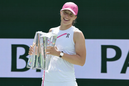 Con apenas 22 años de edad la tenista polaca dejó sentir su nivel, tras vencer por 6-4 y 6-0 a la griega María Sakkari, actual # 9 WTA.