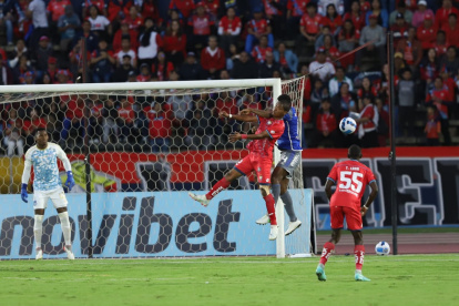 El Nacional y Emelec se enfrentan por la fecha 3 de la LigaPro