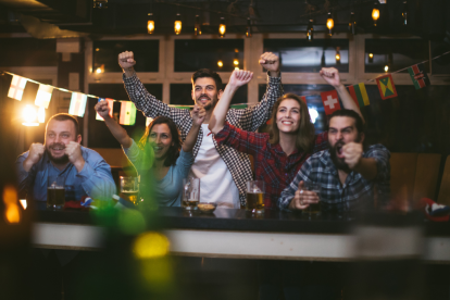 Un buen plan para el lunes es reunirse con amigos a ver deporte en Directv.