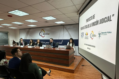 La academia y la sociedad civil son parte de la elaboración del proyecto de código de ética.