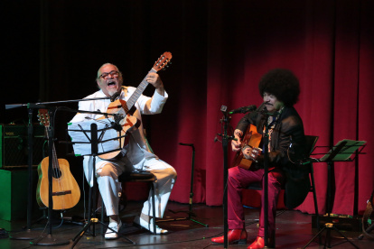 Los artistas interpretaron temas icónicos como El quinto palo, los clásicos Gringa Loca y Cangrejo criminal, así como Guajira a Guayaquil y Dame tu amor entre otras.