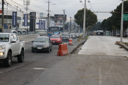 Referencial. Tras los trabajos de repavimentación las vías presentaron nuevamente fisuras y hundimientos