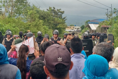Social. Habitantes de Palo Quemado denuncian presencia  de Policías en la localidad.