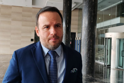 Jorge Acaiturri, del PSC, defiende proyecto de resolución de respaldo a la institucionalidad de la Fiscalía.