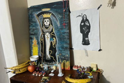 También se decomisaron objetos cortopunzantes, sustancias sujetas a fiscalización y terminales móviles.