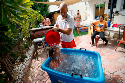 La práctica de la inmersión en hielo entre deportistas es común, pero siempre debe ser guiada por especialistas en el tema de rehabilitación física.