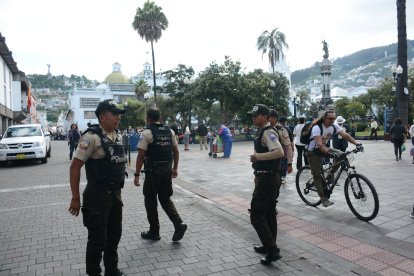 Quito es una de las ciudades donde rige el toque de queda.
