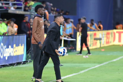 El entrenador argentino Javier Gandolfi ha sumado victorias en los tres juegos de LigaPro.