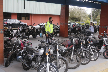 Escena.  La ATM declaró que 8.832 vehículos se encuentra en abandono en los centros de retención vehicular.