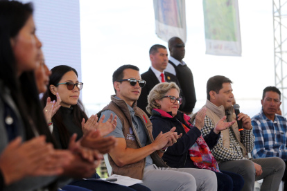 El presidente Daniel Noboa llegó hasta Cotopaxi para participar de la entrega de 400 títulos de propiedad.