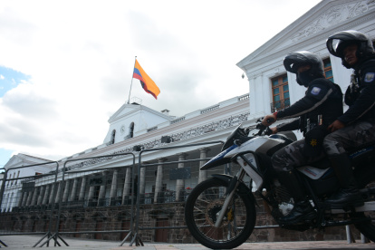 Las calles del Centro histórico lucen cerradas y con resguardo policial y militar.