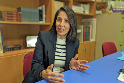 González es abogada y ocupó varios cargos públicos en el gobierno de Rafael Correa.