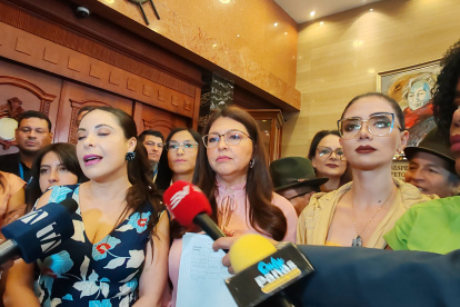 Las legisladoras del correísmo dicen que es insuficiente la destitución de Murillo.