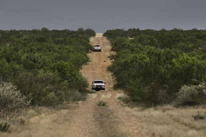 Este último jueves, también se detuvo el paso de un centenar de migrantes que trató de pasar la frontera de México y Estados Unidos a la fuerza.